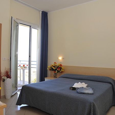 Hotel Fantasy Rimini Room photo