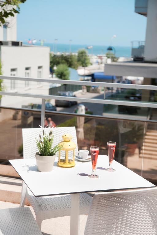Hotel Fantasy Rimini Exterior photo