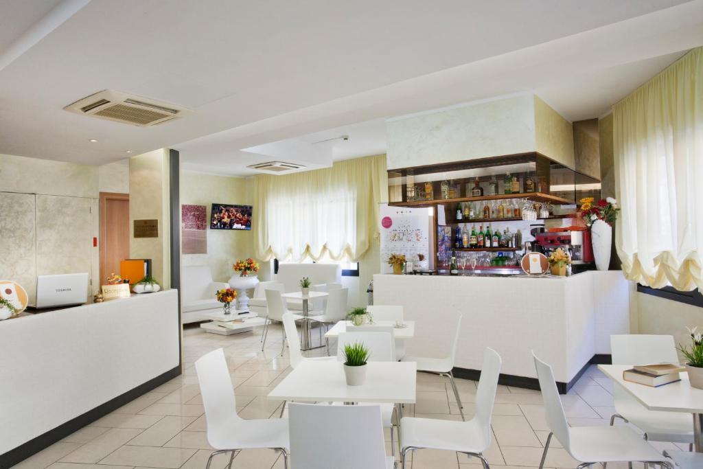 Hotel Fantasy Rimini Exterior photo